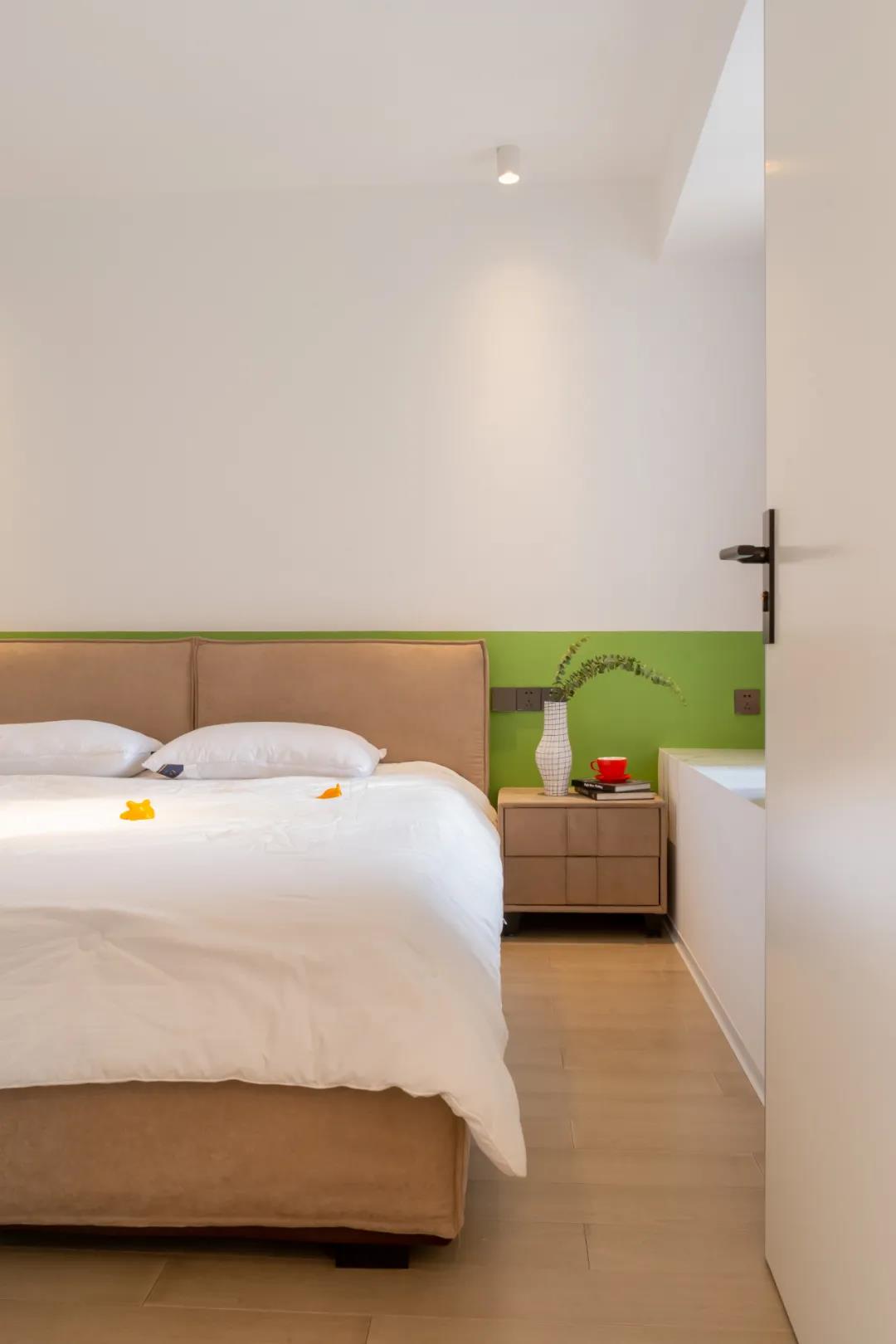 Muốn đón bố mẹ đến sống cùng, chàng trai độc thân dành 4 tháng cải tạo lại căn hộ 94m² thiếu sáng thành không gian sống khang trang đáng ghen tỵ - Ảnh 14. Muốn đón bố mẹ đến sống cùng, chàng trai độc thân dành 4 tháng cải tạo lại căn hộ 94m² thiếu sáng thành không gian sống khang trang đáng ghen tỵ - Ảnh 14.