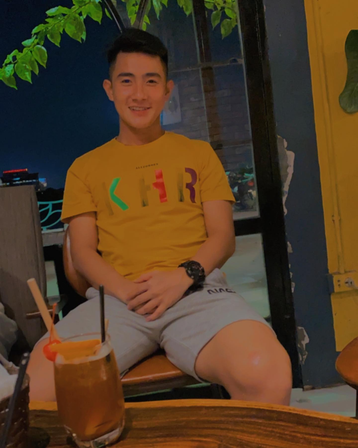 Visual mới của U23 Việt Nam đang đại náo TikTok: Hotboy sinh năm 2k1, cười cái là lịm tim  - Ảnh 5.