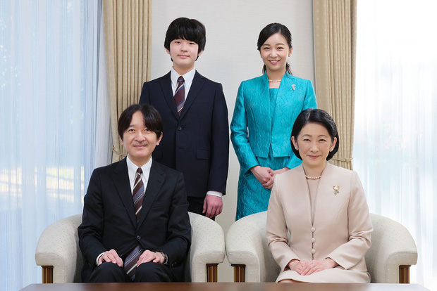 Gia đình cựu công chúa Nhật đối mặt với scandal mới, bị dư luận chỉ trích nặng nề, vợ chồng Mako không nói nên lời - Ảnh 2.