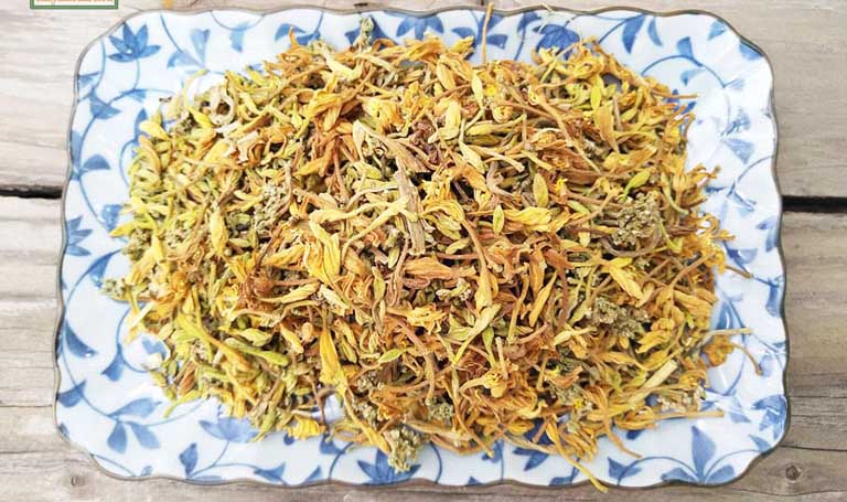 Nh&agrave; n&agrave;o c&oacute; loại hoa n&agrave;y th&igrave; qu&yacute; như v&agrave;ng: Đem ng&acirc;m với mật ong vừa l&agrave;m siro chữa ho si&ecirc;u đỉnh vừa gi&uacute;p trẻ h&oacute;a mạch m&aacute;u, ph&ograve;ng chống tiểu đường, ung thư - Ảnh 8.