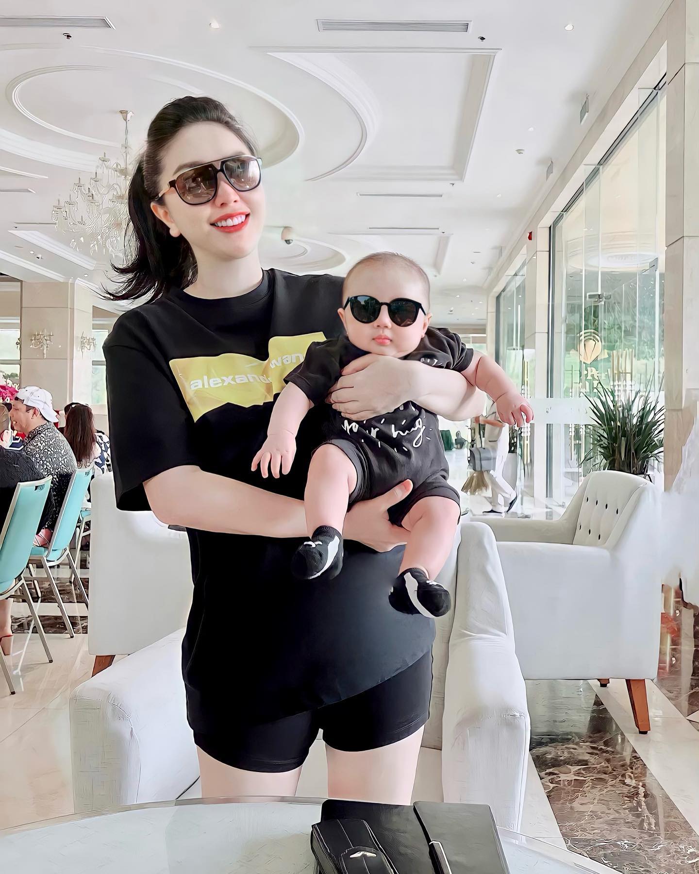 Đụng &aacute;o với Jennie, Bảo Thy phải vội v&agrave;ng thanh minh v&igrave; bị chồng hại - Ảnh 1.