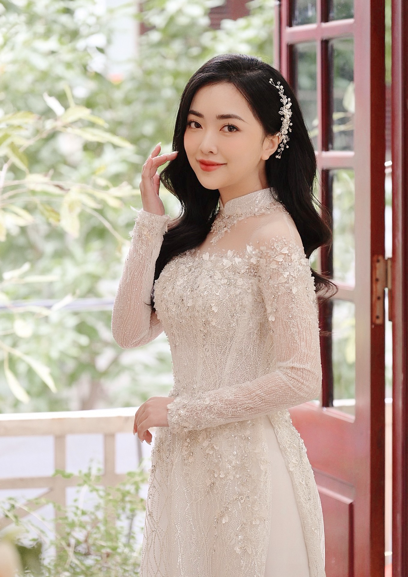 Cận cảnh nhan sắc cô dâu của Hà Đức Chinh: xinh đẹp không thua kém ...