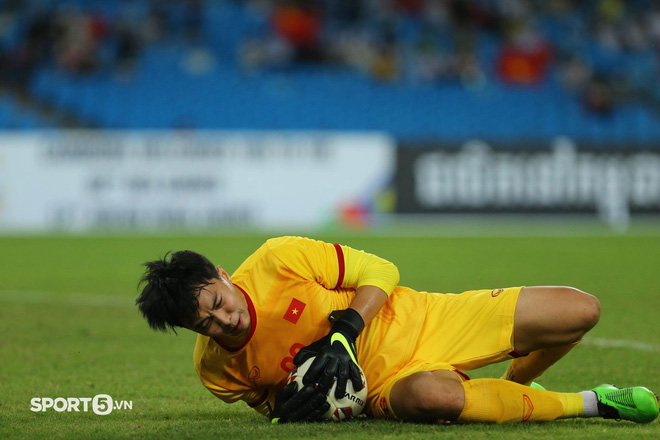 TUYỆT VỜI!!! Vượt khó khăn chưa từng có trong lịch sử, U23 Việt Nam vào chung kết đấu Thái Lan sau loạt luân lưu - Ảnh 9.