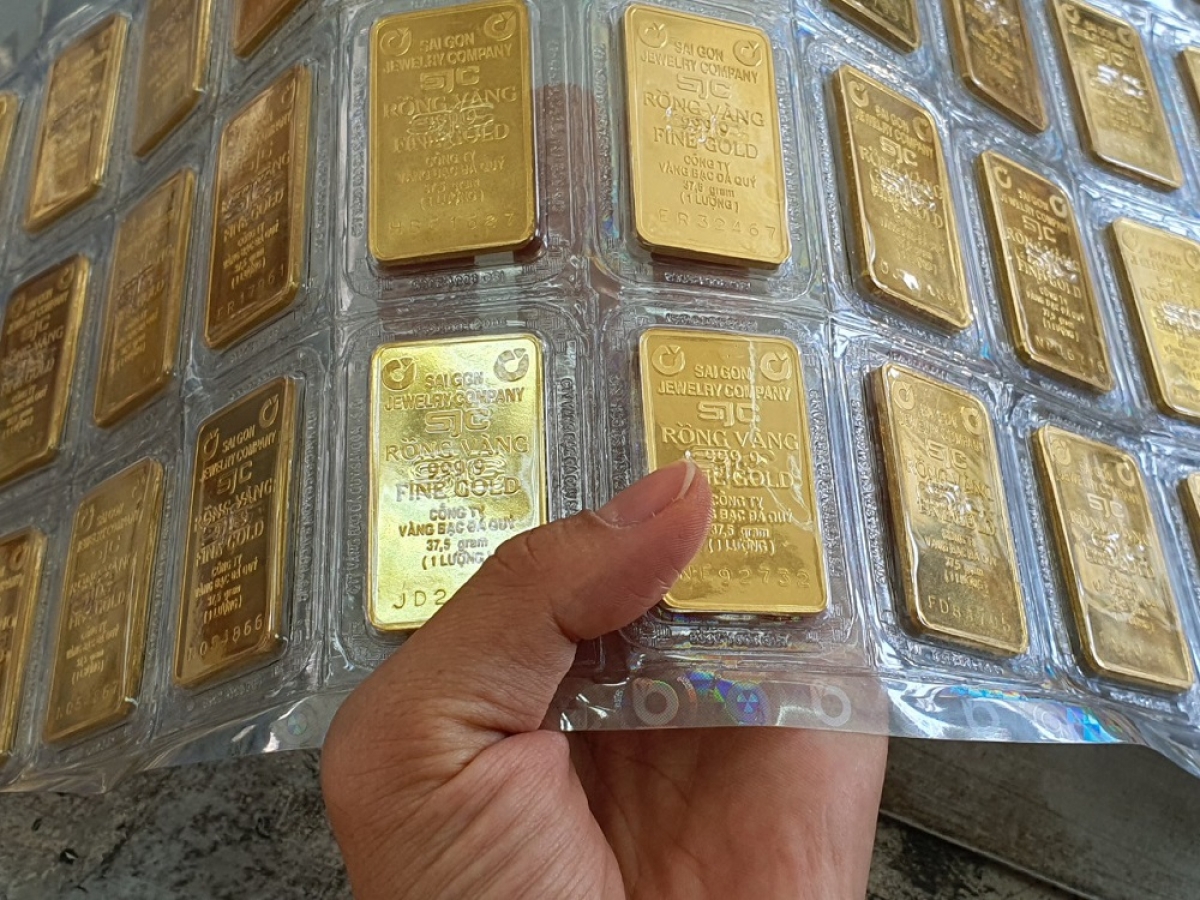 Giá vàng tăng mạnh, tiến sát mốc 67 triệu đồng - Ảnh 1.