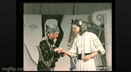 Video "tiên tri" tương lai làm dâu hoàng gia từ năm 13 tuổi của Công nương Kate gây sốt MXH, sự trùng hợp không thể lý giải được - Ảnh 1. Video "tiên tri" tương lai làm dâu hoàng gia từ năm 13 tuổi của Công nương Kate gây sốt MXH, sự trùng hợp không thể lý giải được - Ảnh 1.