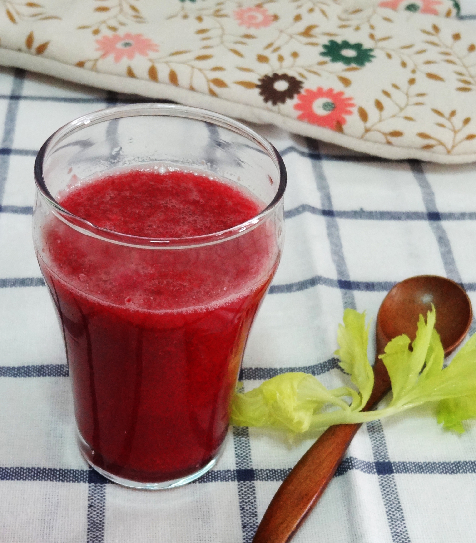 3 loại nước ép vừa giúp giảm cân, vừa dưỡng da mịn màng: Uống liên tục 1 tuần là thấy ngay kết quả! - Ảnh 5. 3 loại nước ép vừa giúp giảm cân, vừa dưỡng da mịn màng: Uống liên tục 1 tuần là thấy ngay kết quả! - Ảnh 5.