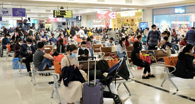 Hành khách qua sân bay Nội Bài cao nhất sau 2 năm - Ảnh 8.