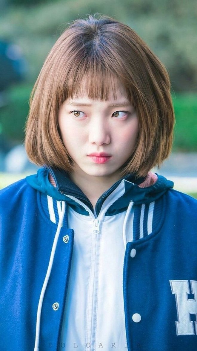 Hội mỹ nhân &quot;xuống tóc&quot; đóng phim: Song Hye Kyo được khen như nữ sinh, bạn gái Song Joong Ki bị chê kém sắc - Ảnh 6.