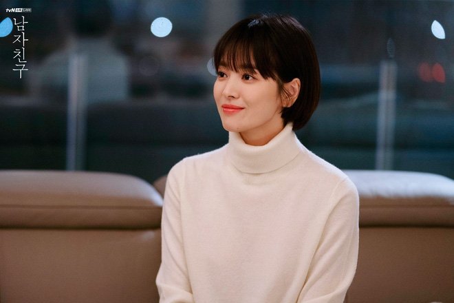 Hội mỹ nhân &quot;xuống tóc&quot; đóng phim: Song Hye Kyo được khen như nữ sinh, bạn gái Song Joong Ki bị chê kém sắc - Ảnh 33.