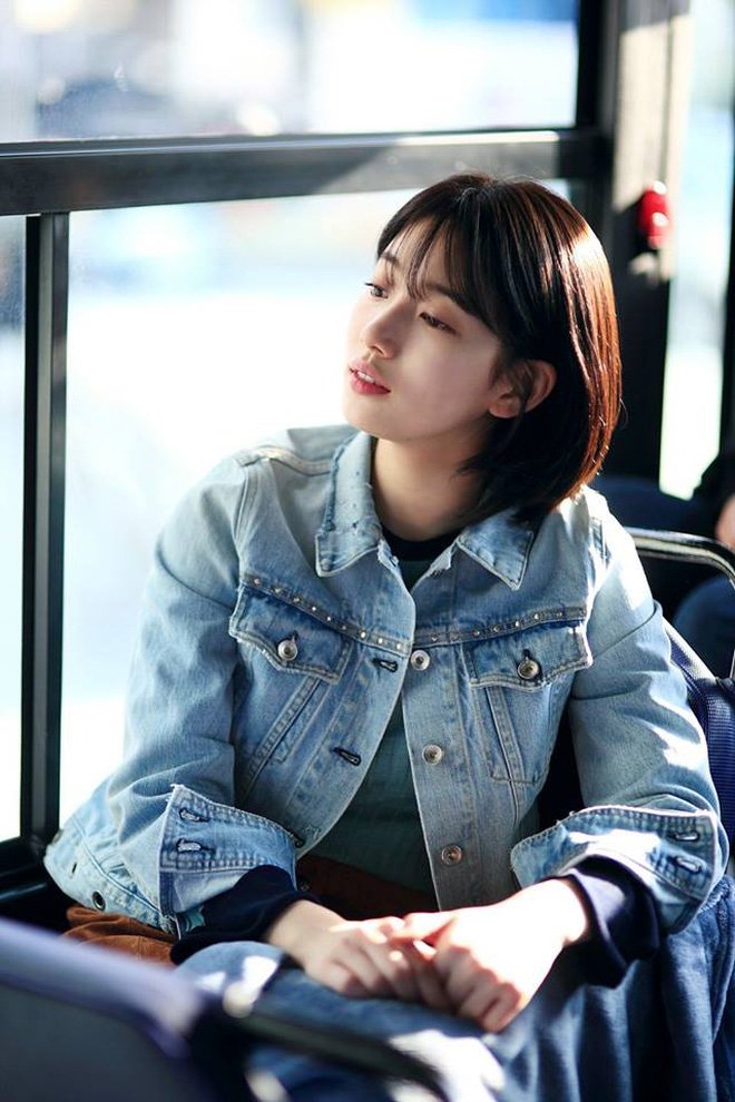 Hội mỹ nhân &quot;xuống tóc&quot; đóng phim: Song Hye Kyo được khen như nữ sinh, bạn gái Song Joong Ki bị chê kém sắc - Ảnh 23.