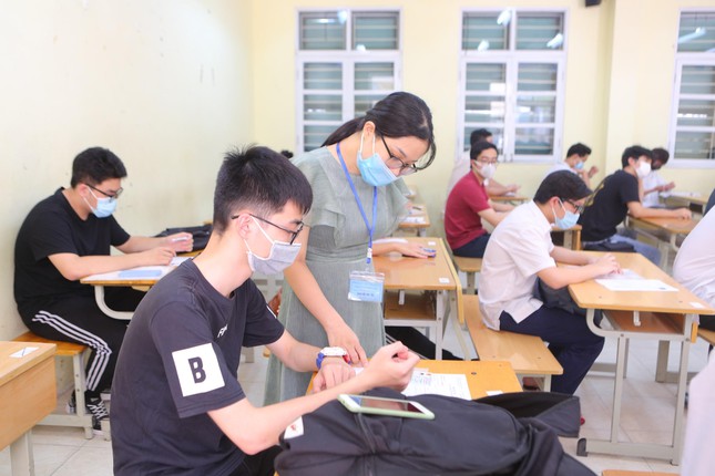 Đại học Quốc gia Hà Nội công bố đề tham khảo thi đánh giá năng lực năm 2022 - Ảnh 1.