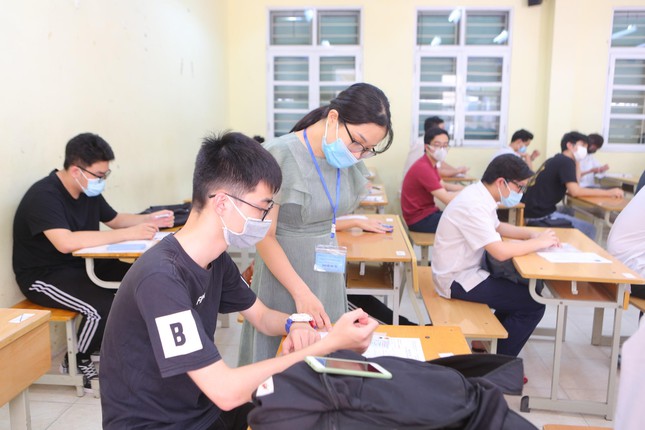 Đại học Quốc gia Hà Nội công bố đề tham khảo thi đánh giá năng lực năm 2022 - Ảnh 1. Đại học Quốc gia Hà Nội công bố đề tham khảo thi đánh giá năng lực năm 2022 - Ảnh 1.