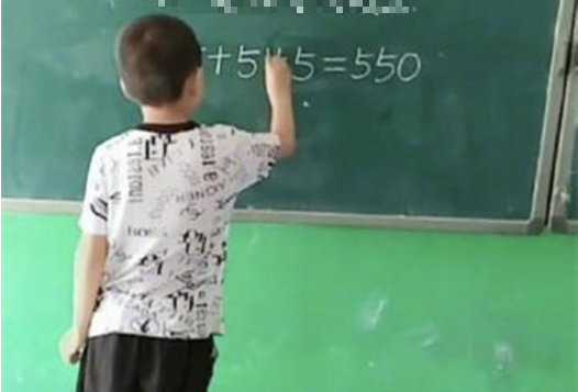 Bài toán tiểu học: Biến 5 5 5=550 thành đúng, cách làm của học sinh đã chứng minh IQ cực cao! - Ảnh 2.
