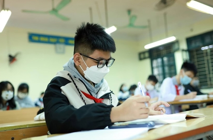 Đề xuất F1 đi học bình thường: Học sinh lo sợ "thăng hạng" F0 rồi kéo cả nhà dương tính - Ảnh 1. Đề xuất F1 đi học bình thường: Học sinh lo sợ "thăng hạng" F0 rồi kéo cả nhà dương tính - Ảnh 1.