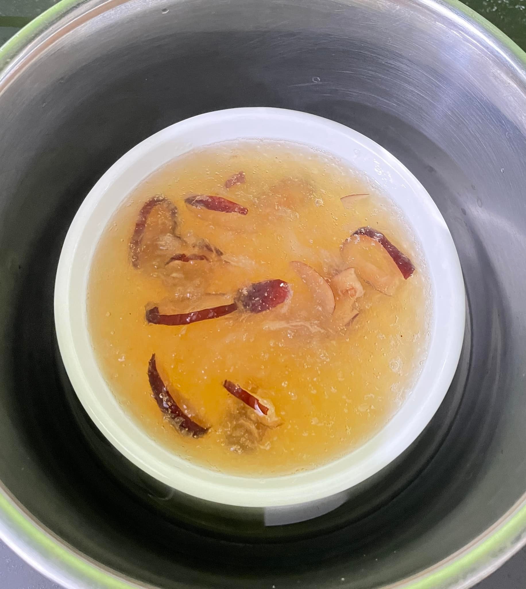 Từ A-Z kinh nghiệm nhặt yến nhanh và chưng yến ngon lành, mùa này nhà nào cũng cần, chị em nhất định không thể bỏ qua! - Ảnh 6. Từ A-Z kinh nghiệm nhặt yến nhanh và chưng yến ngon lành, mùa này nhà nào cũng cần, chị em nhất định không thể bỏ qua! - Ảnh 6.