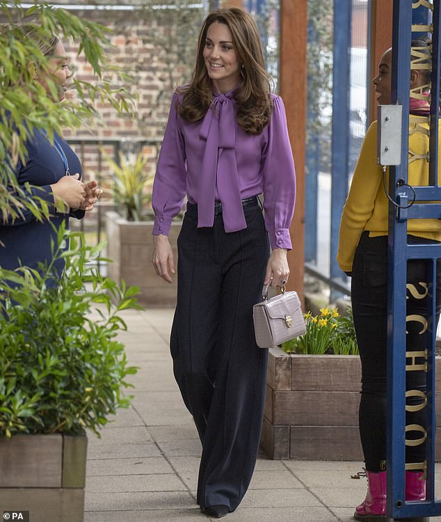 Kate Middleton and the evil fashion bug: Was it intentional or unintentional?  - Photo 3.