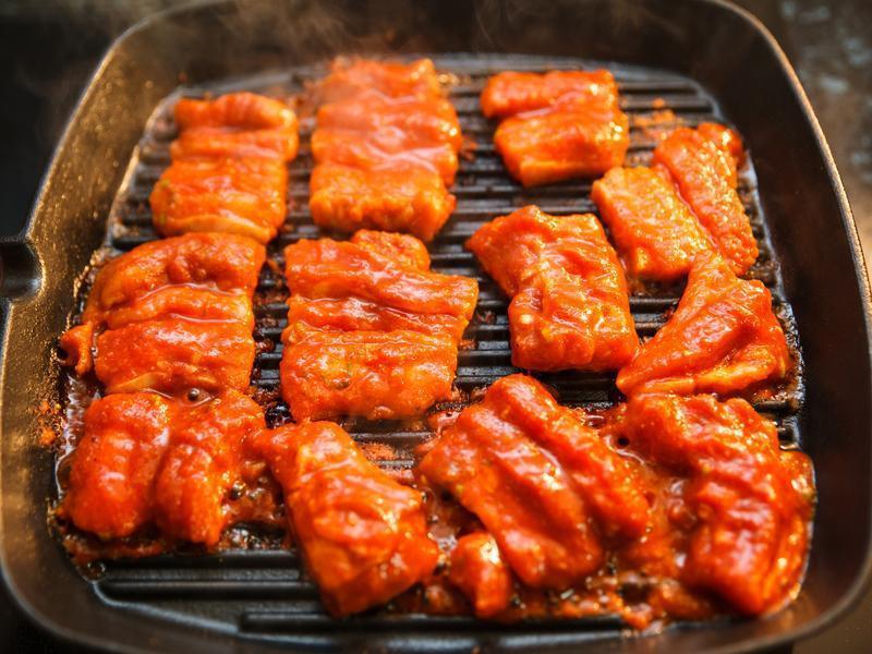 Soaking the meat this way and then grilling it will ensure the meat is tender and fragrant, just filling but not boring!  - Photo 6.