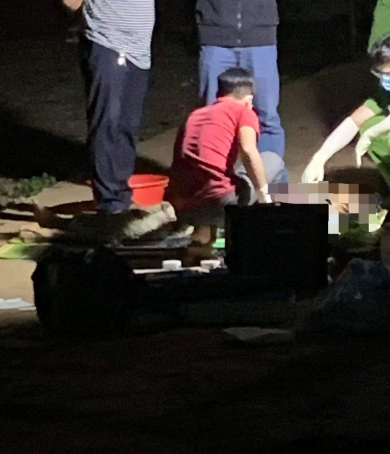 Sau chầu nhậu, người đàn ông tử vong tại phòng bếp nhà hàng xóm với nhiều vết đâm - Ảnh 1. Sau chầu nhậu, người đàn ông tử vong tại phòng bếp nhà hàng xóm với nhiều vết đâm - Ảnh 1.