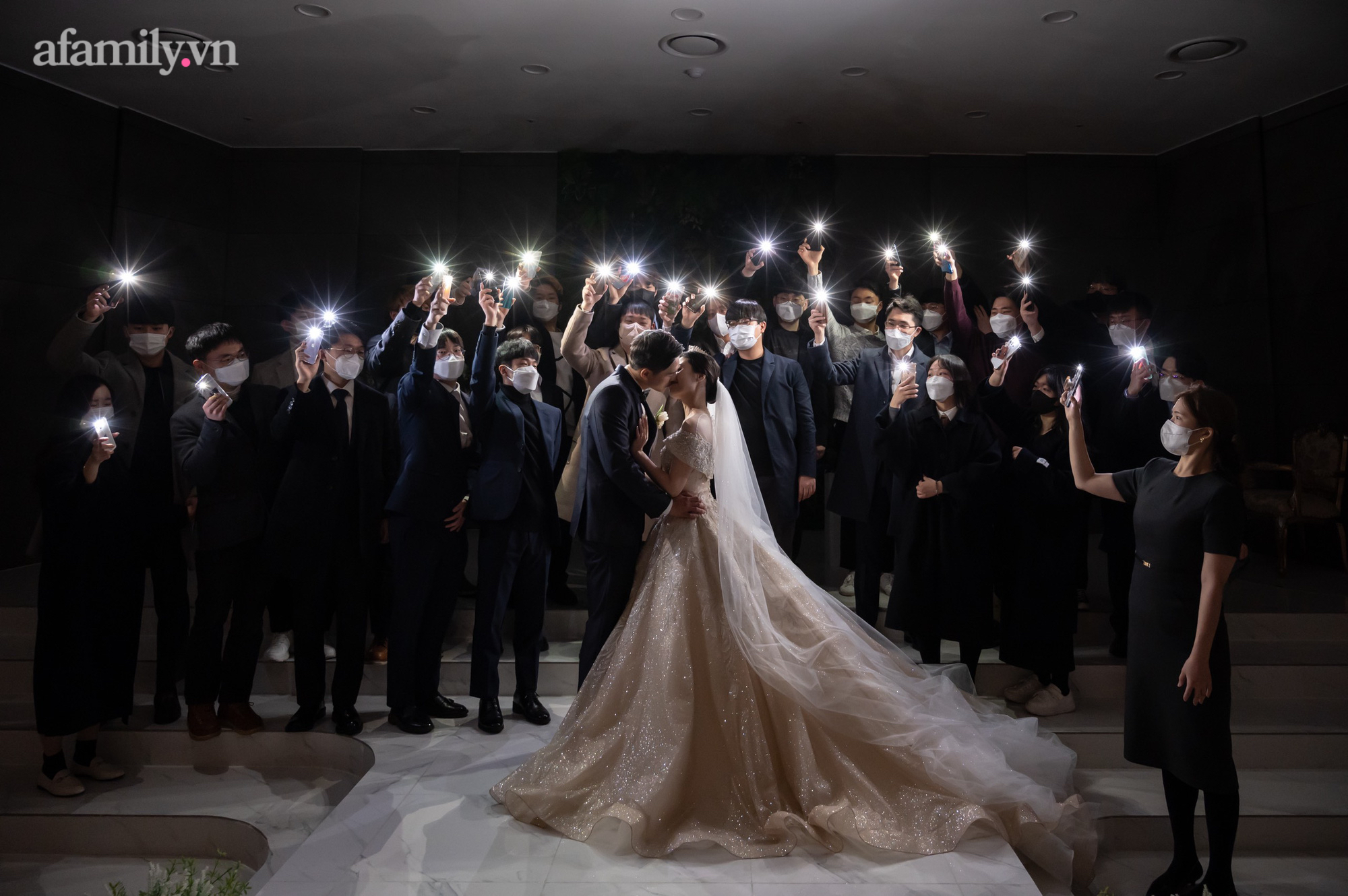 White Valentine's Day story of a Vietnamese bride married to a Korean Air Force officer: She enters the kitchen as a gift 