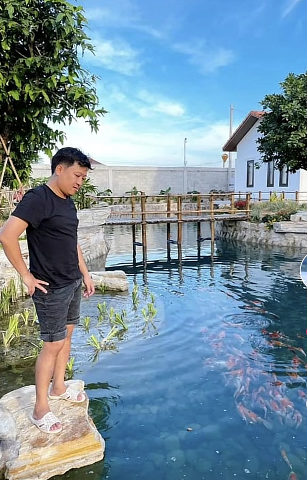 Truong Giang accidentally revealed the billion-dollar garden in the clip of holding a child, netizens admired: It looks simple, but meters of land are golden!  - Photo 5.