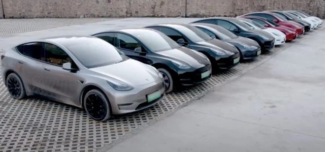 Ngôi làng Trung Quốc mua 40 xe điện Tesla để đi bán hàng rong - Ảnh 1.