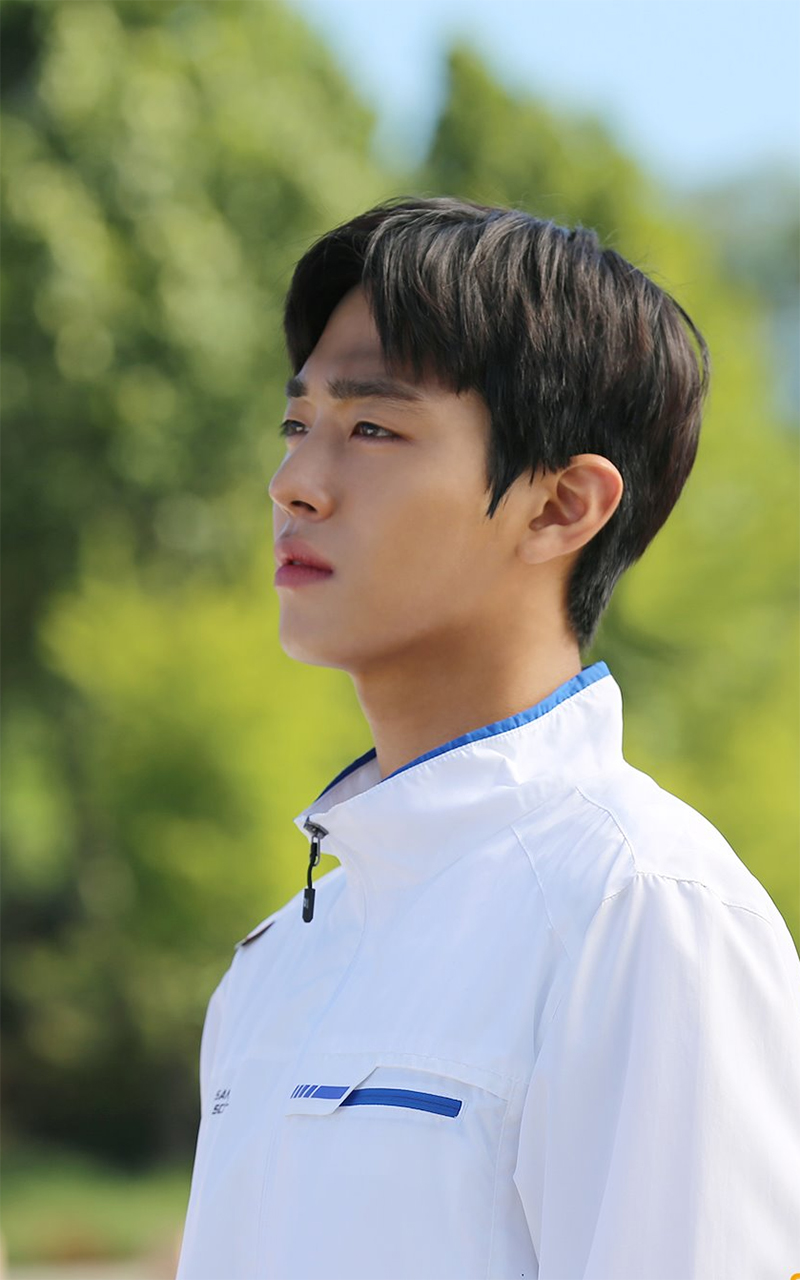 Hẹn h&ograve; chốn c&ocirc;ng sở: Chỉ với 3 sự thay đổi, nhan sắc của Ahn Hyo Seop thăng hạng ầm ầm thế n&agrave;y đ&acirc;y - Ảnh 8.