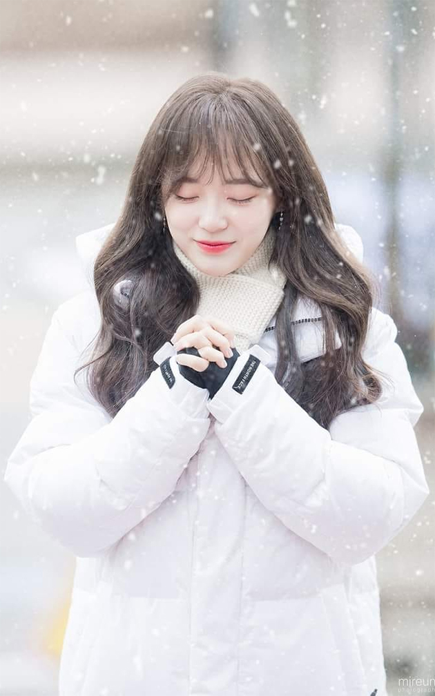 Hẹn hò chốn công sở: 'U mê' trước nhan sắc của 'thiên thần tuyết' Kim Se Jeong - Ảnh 4.