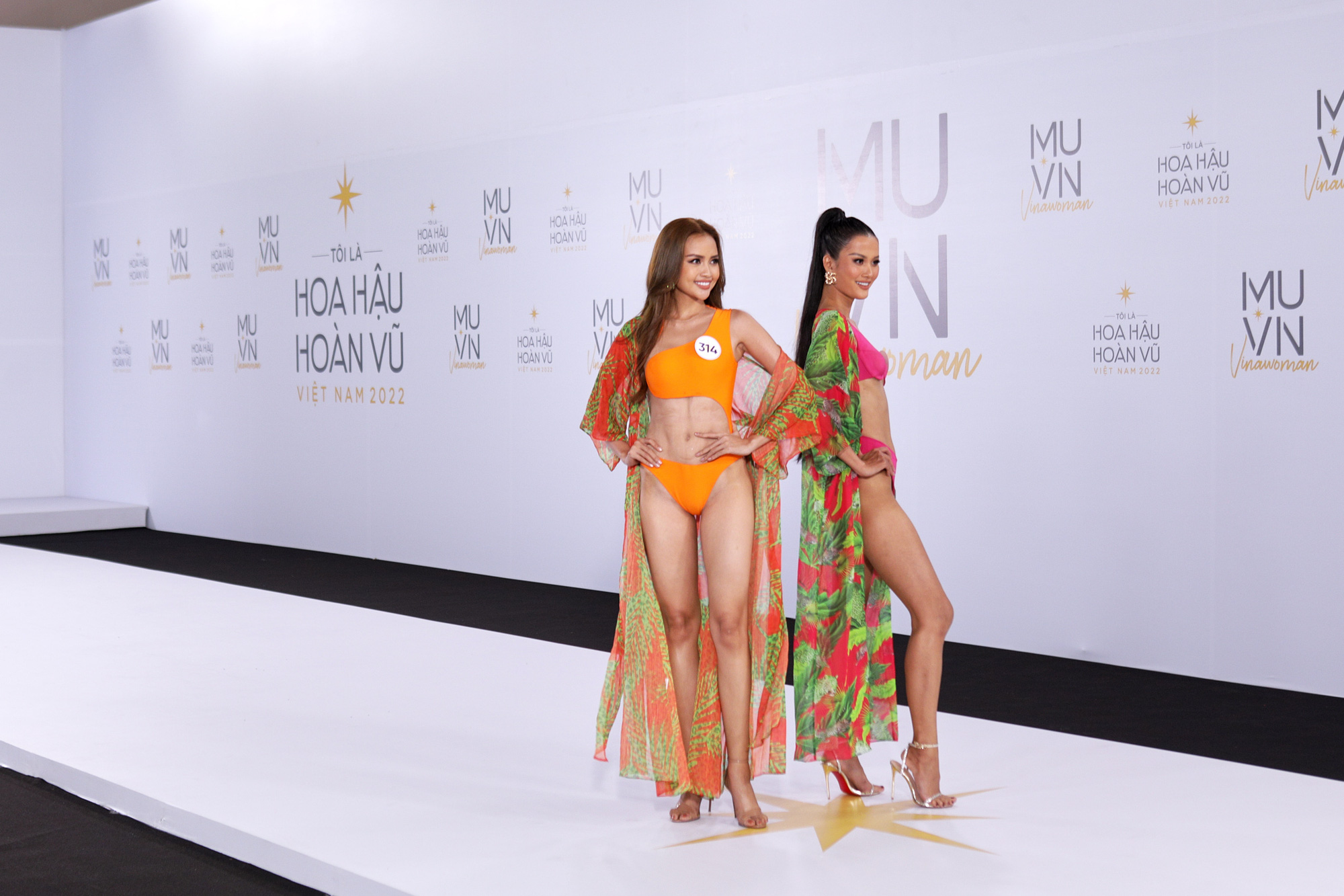 Hoa hậu Hoàn vũ Việt Nam 2022: Dàn thí sinh đọ dáng &quot;cực gắt&quot; trong phần thi áo tắm ở vòng sơ khảo - Ảnh 7.