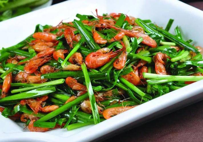 Loại rau này ăn tốt nhất vào mùa xuân, rang với tôm sông nữa thì "đỉnh của chóp" - Ảnh 1. tôm đồng rang hẹ