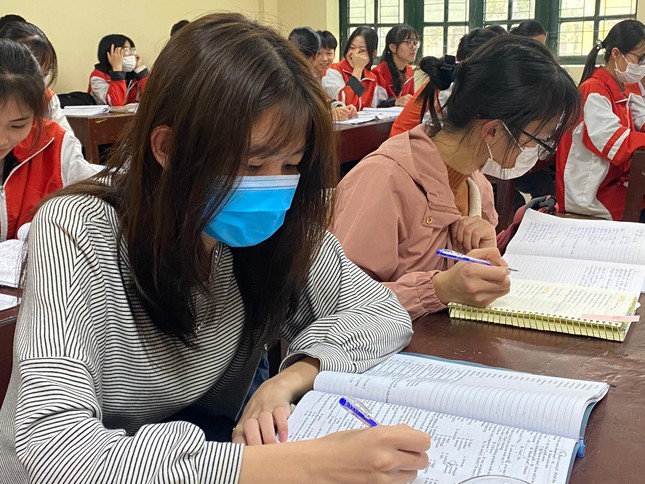 Năm học 2022-2023: Hà Nội nhiều phương thức tuyển sinh vào lớp 10 - Ảnh 1.