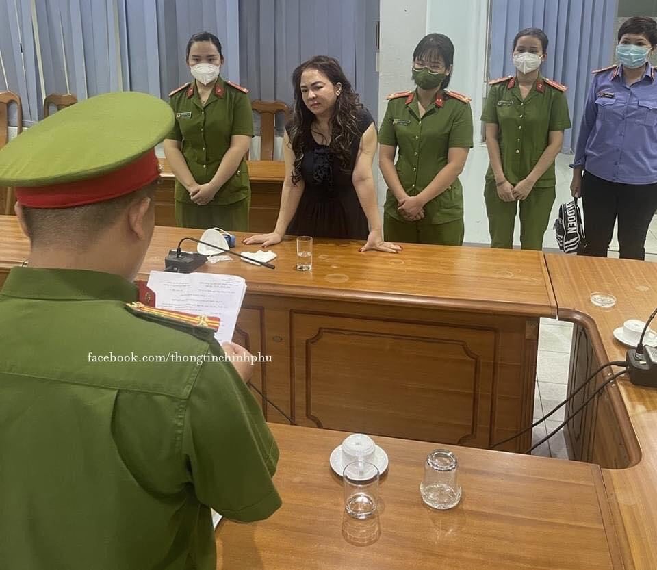 Trước khi bị bắt tạm giam, Nguyễn Phương Hằng vẫn đăng đàn thông báo tổ chức talkshow