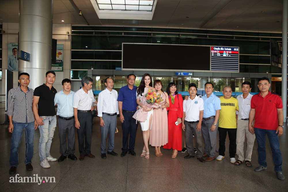 HOT: Miss Do Thi Ha has returned to Vietnam after the Top 13 Miss World achievement, what beauty makes the airport 