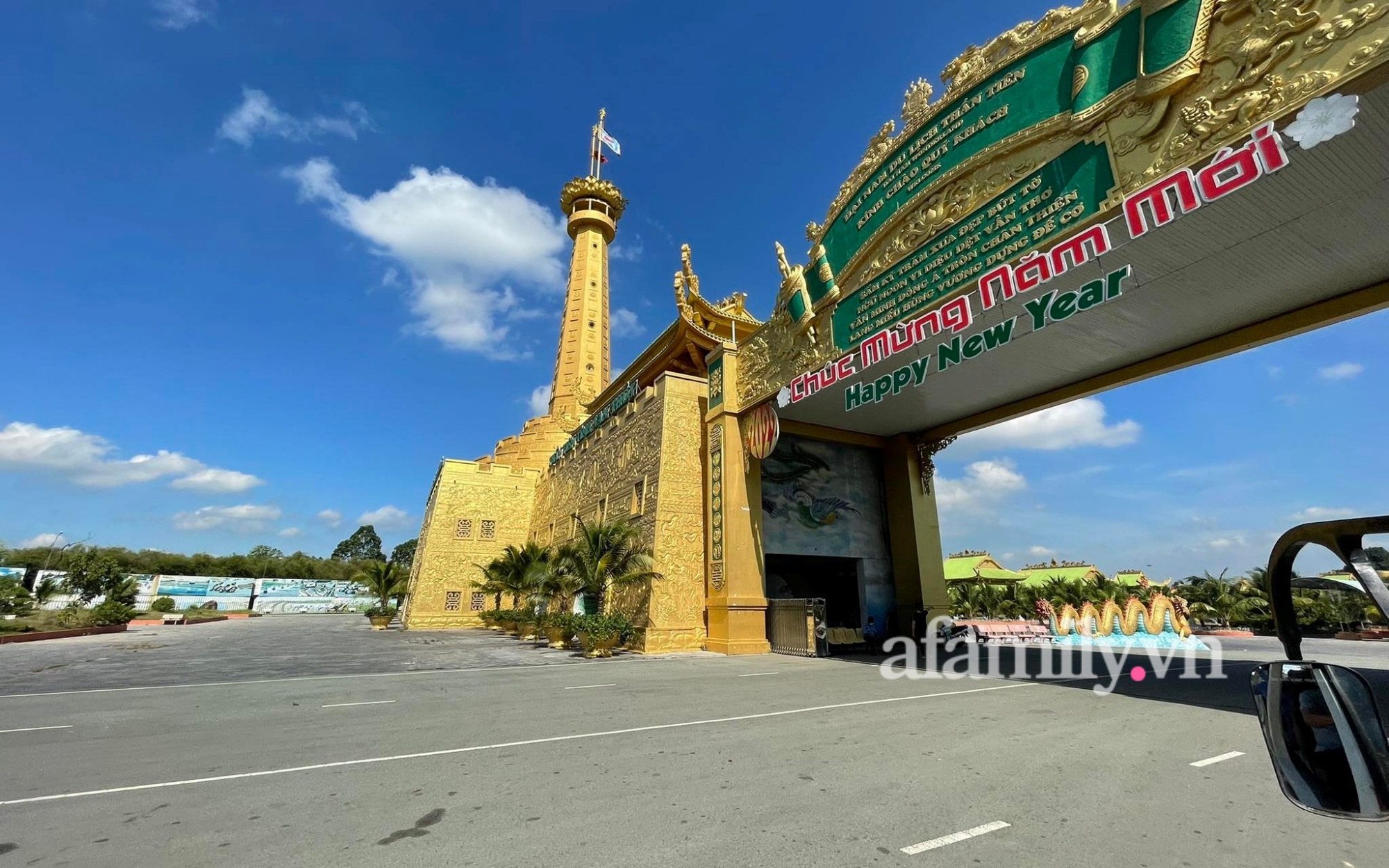 What was Dai Nam tourist area like after Nguyen Phuong Hang was arrested - Photo 2.