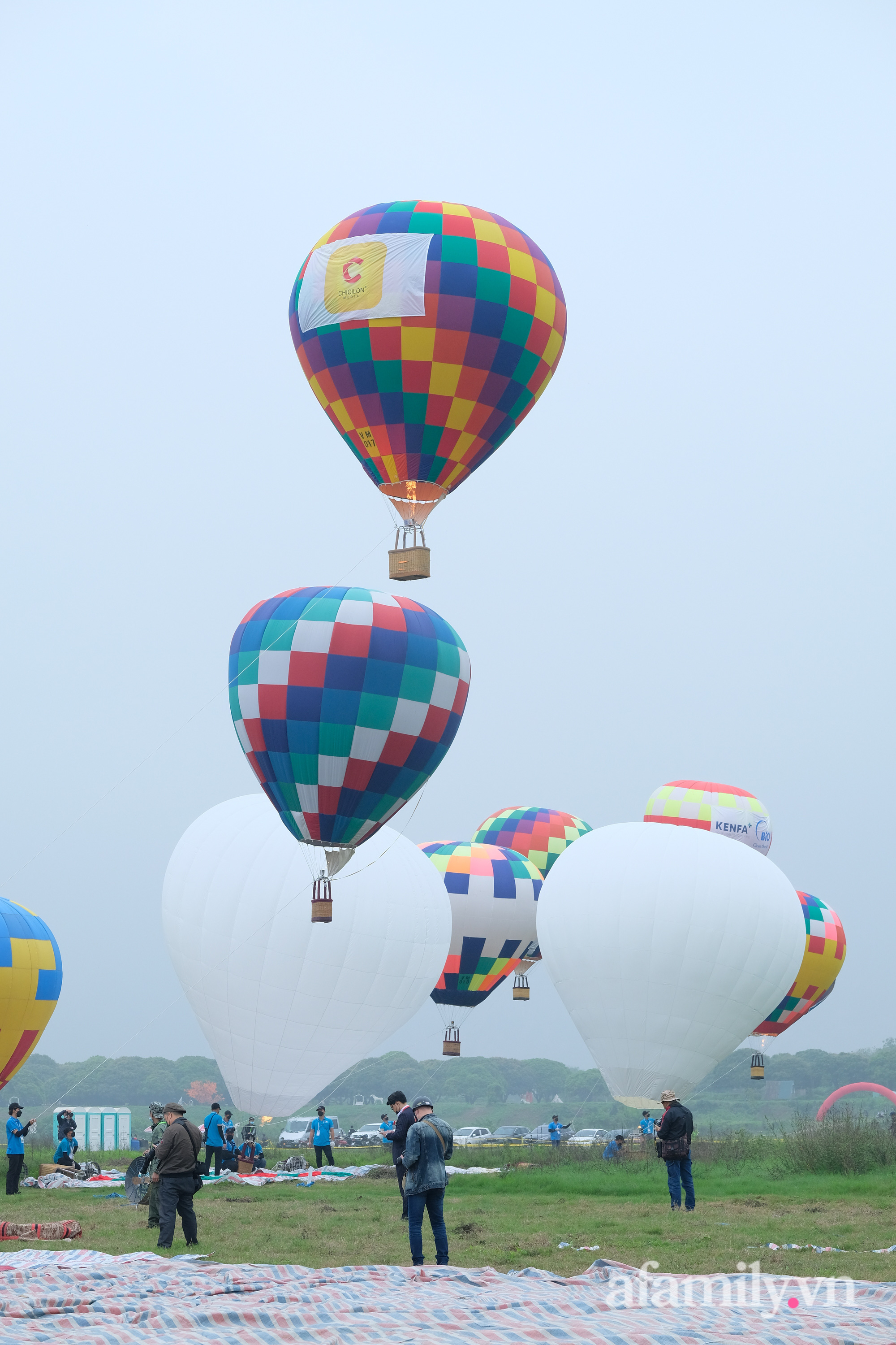 Lần đầu tiên tổ chức Ngày hội khinh khí cầu tại Hà Nội: Nhanh chân đến để trải nghiệm khoảnh khắc hiếm có ngắm thành phố từ trên cao - Ảnh 7.