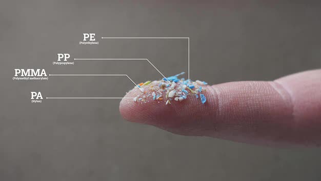Our blood is contaminated with plastic: For the first time, scientists have found microplastics in human blood - Photo 1.