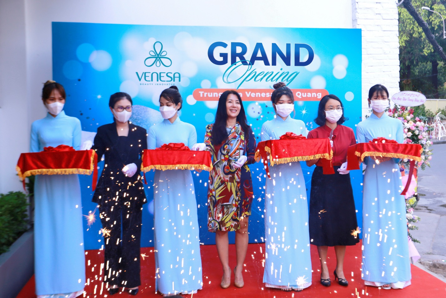Venesa chính thức đưa vào hoạt đông trung tâm chăm sóc sắc đẹp thứ 11 - Ảnh 3. Venesa chính thức đưa vào hoạt đông trung tâm chăm sóc sắc đẹp thứ 11 - Ảnh 3.