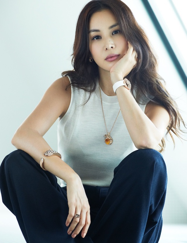 Bà xã Jang Dong Gun khoe nhan sắc trẻ trung tuổi 50 - Ảnh 7.