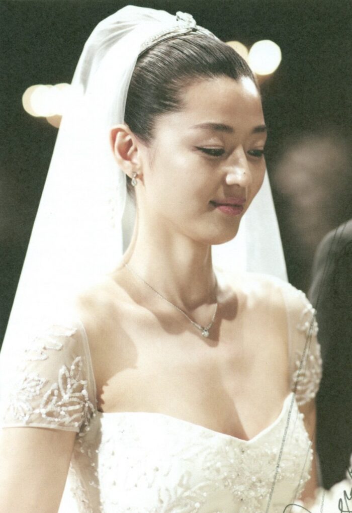 Đường đua váy cưới của mỹ nhân hạng A châu Á: Rẻ nhất cũng gần nửa tỏi, cao nhất là 11 tỷ đồng, Son Ye Jin liệu có cửa với các chị em? - Ảnh 3.