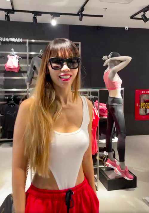 Accused of messing with Dior Hanoi store and this is Ha Anh's response, taking students to try on clothes at another luxury store - Photo 5.