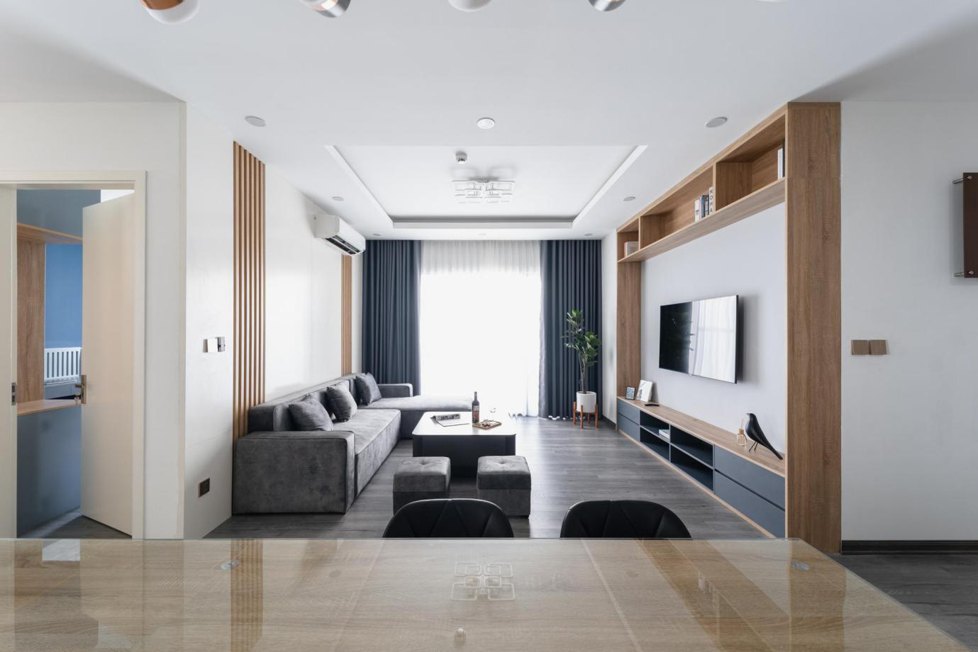 Giải pháp thiết kế nội thất chung cư liên thông phòng khách và bếp ấn tượng, hiệu quả - Ảnh 2.