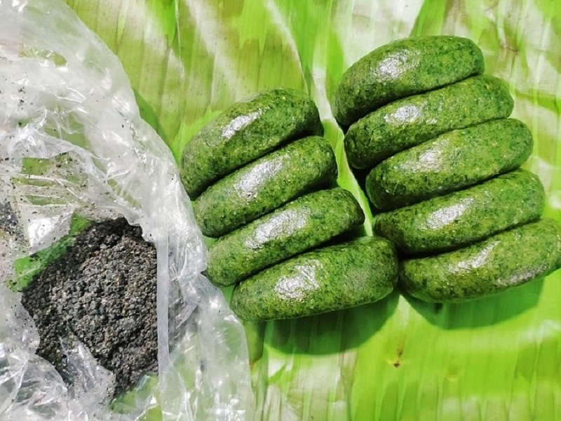 March is here, Lang Son wormwood cake is everywhere, supple, fragrant and sweet to eat and then want to eat again - Photo 2. March is here, Lang Son wormwood cake is everywhere, supple, fragrant and sweet to eat and then want to eat again - Photo 2.