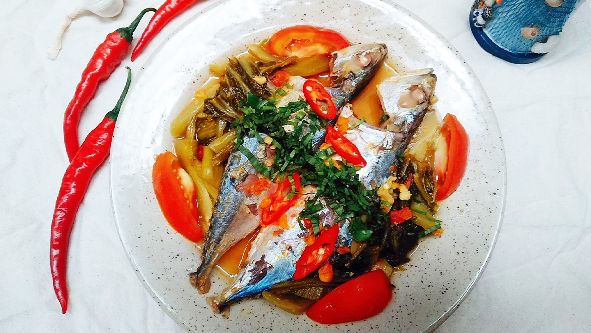 C&aacute; kho l&agrave;m thế n&agrave;y vừa đơn giản vừa ngon lạ xuất sắc: Ai ăn cũng khen tấm tắc! - Ảnh 1.