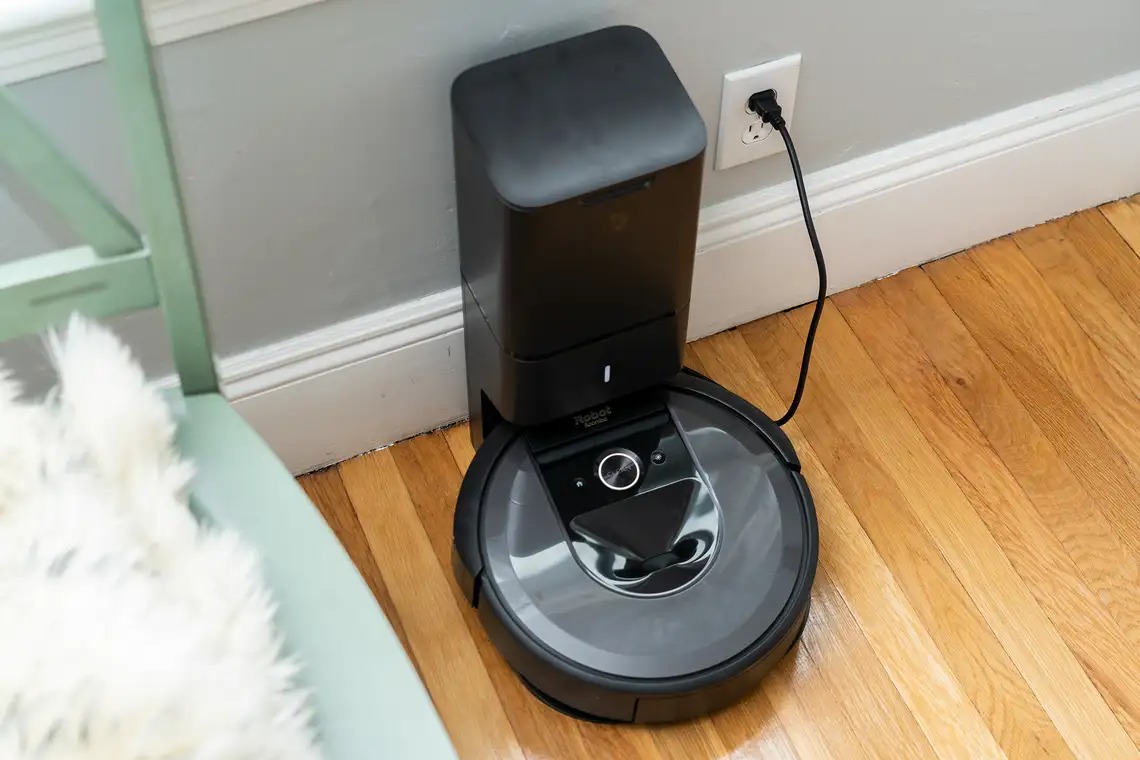 Review máy hút bụi iRobot Roomba i7+: Có gì đặc biệt mà sở hữu mức giá gần 20 triệu đồng? - Ảnh 1.