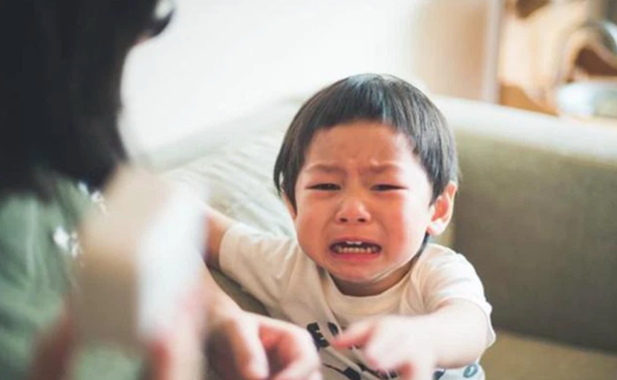 Cha mẹ thường c&oacute; những h&agrave;nh vi như vậy, dễ sinh ra "những đứa con trai bất hiếu", điều n&agrave;y rất phổ biến trong gia đ&igrave;nh đầu ti&ecirc;n của Trung Quốc. https://www.aboluowang.com/2022/0409/1732772.html - Ảnh 1.