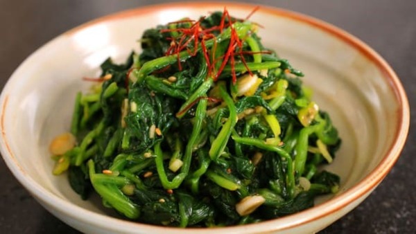 mon-an-kem-vegetable-sigeumchi-namul-3.jpg