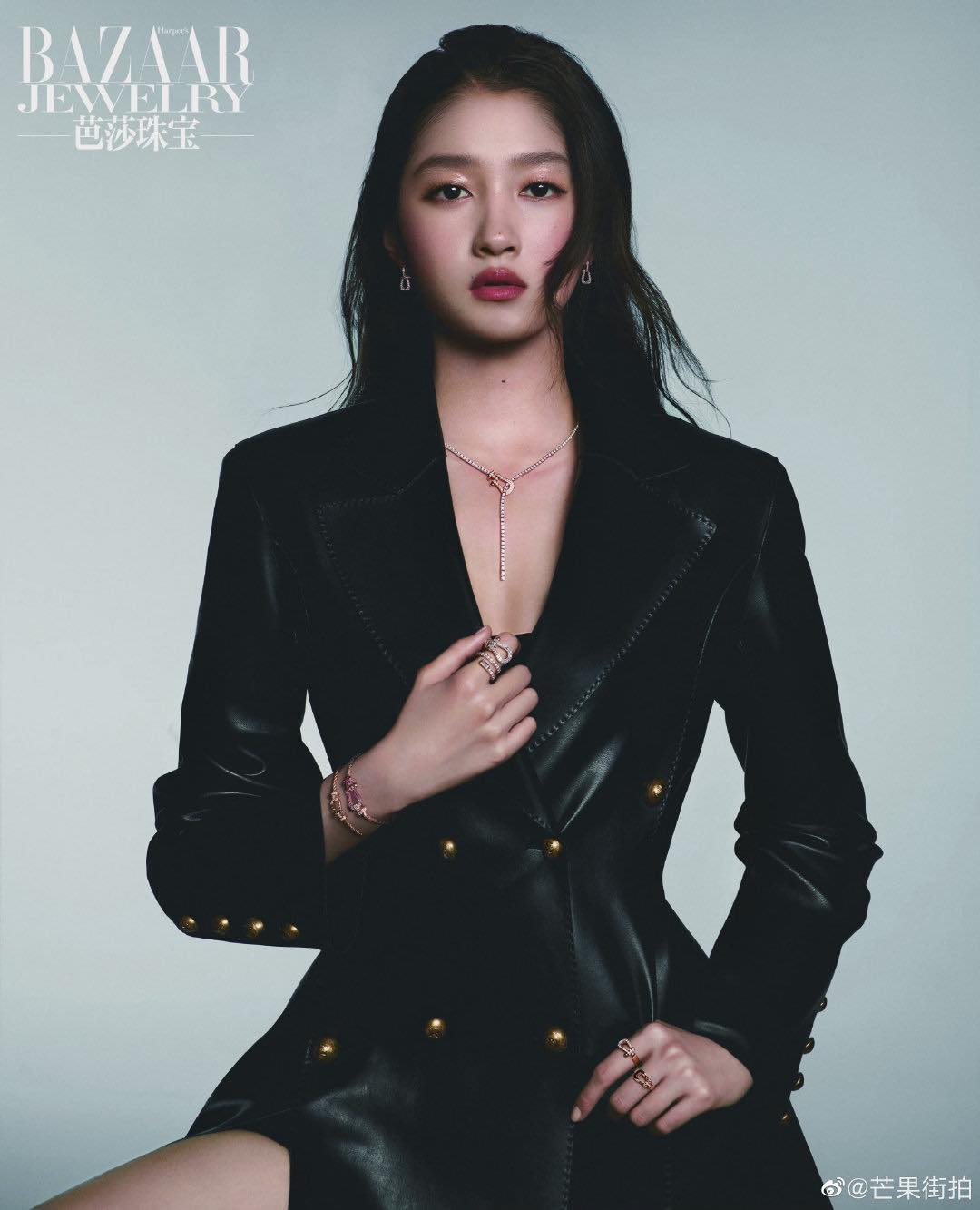 Beautiful Chinese-language beauty on the cover of the magazine: Quan Hieu Dong's charisma is Beautiful Chinese-language beauty on the cover of the magazine: Quan Hieu Dong's charisma is