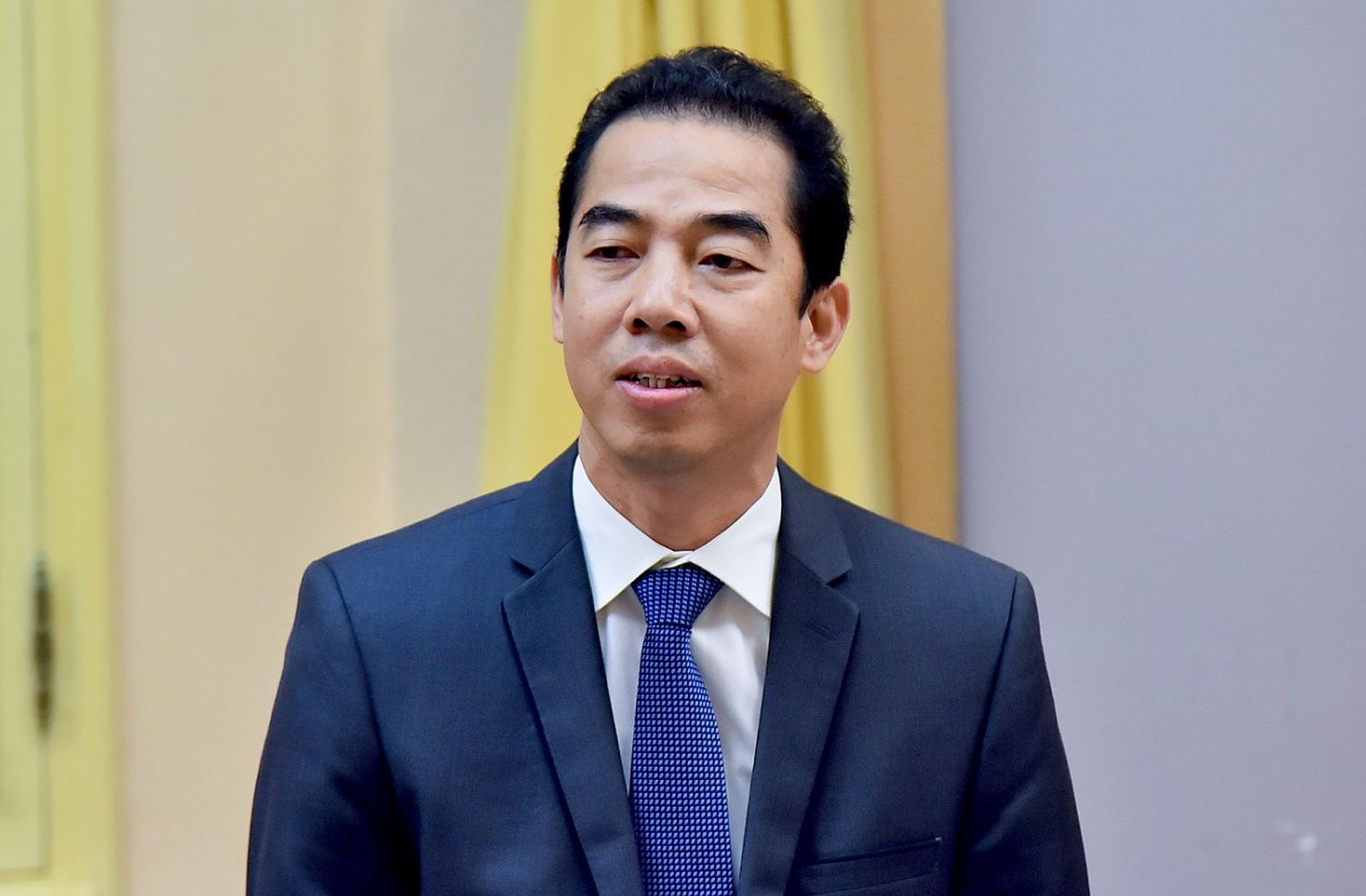 Deputy Foreign Minister To Anh Dung arrested for accepting bribes in a case at the Consular Department - Photo 1.