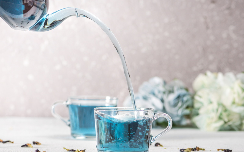 Thức uống hảo hạng từ mật ong và loại hoa này không chỉ giúp kích thích sản xuất collagen mà còn cải thiện tình trạng gan nhiễm mỡ gây tăng cân - Ảnh 3. trà hoa đậu biếc mật ong