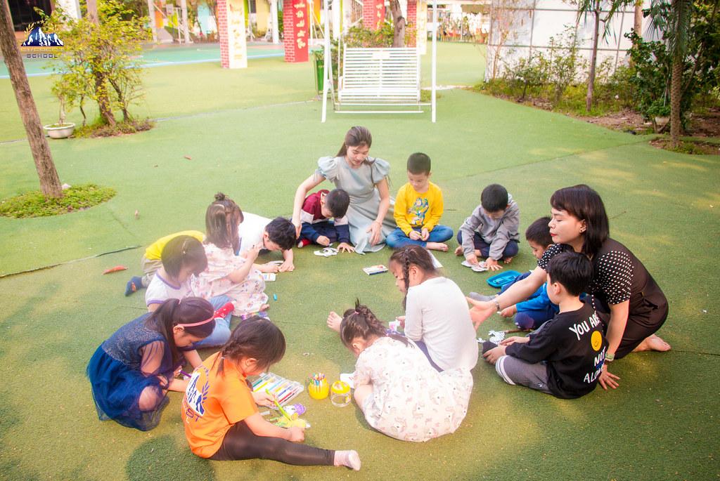 Học sinh mất định hướng do kỳ vọng về nghề nghiệp từ quá sớm? - Ảnh 1. Học sinh mất định hướng do kỳ vọng về nghề nghiệp từ quá sớm? - Ảnh 1.