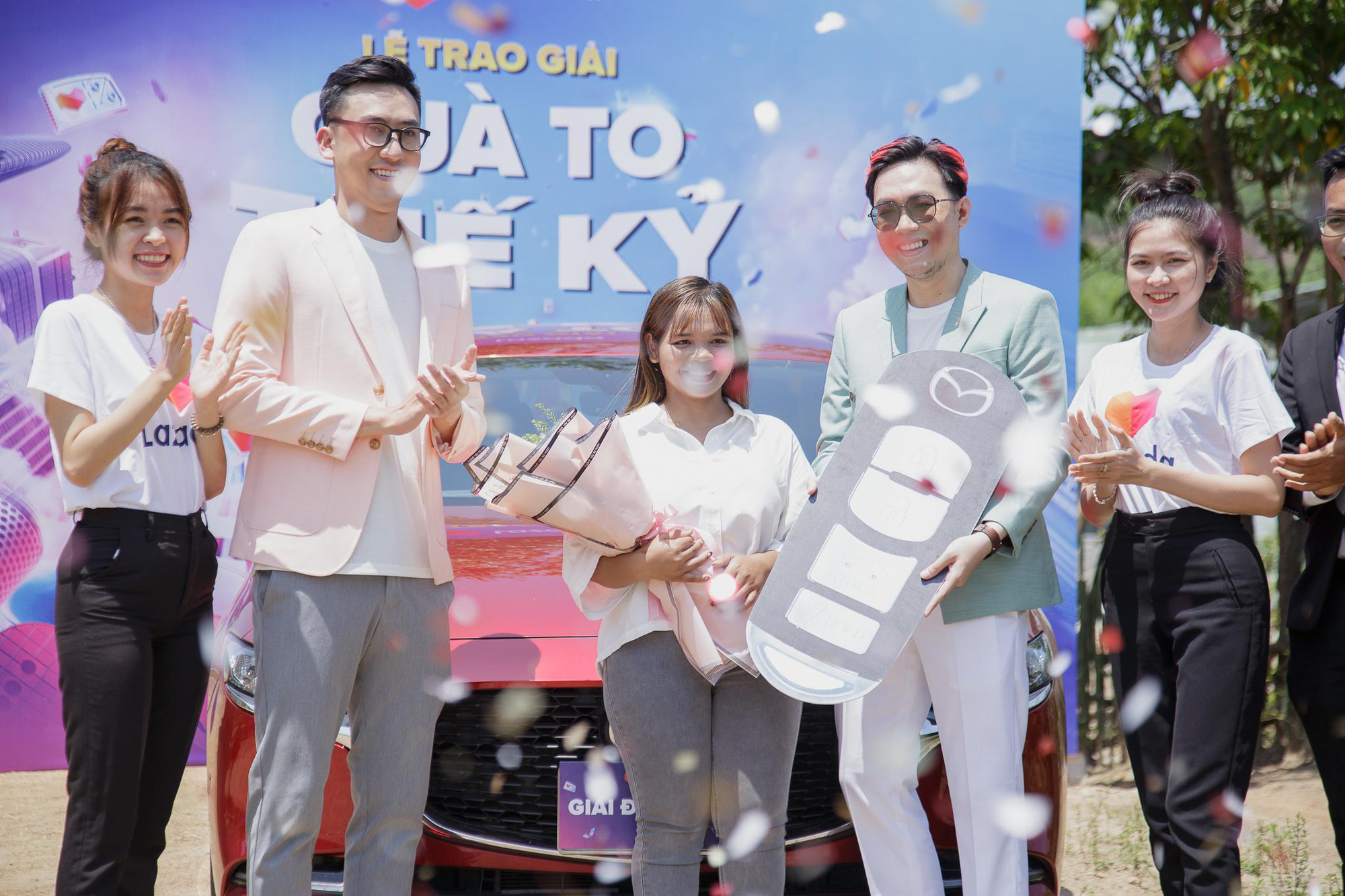 Hành trình “chốt đơn” kỳ diệu của cô gái người dân tộc Raglai: Mua đều đặn mỗi tháng vài món, trúng đậm giải to hơn nửa tỷ của Lazada! - Ảnh 2. Hành trình “chốt đơn” kỳ diệu của cô gái người dân tộc Raglai: Mua đều đặn mỗi tháng vài món, trúng đậm giải to hơn nửa tỷ của Lazada! - Ảnh 2.